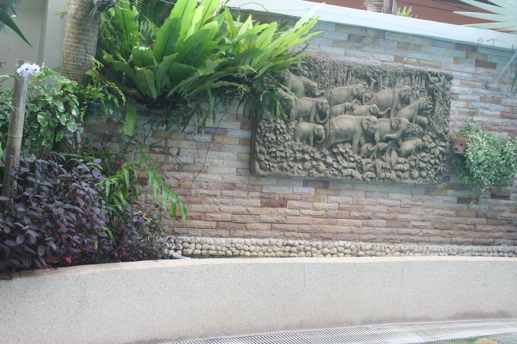 Palmview Resort Patong Buitenkant foto